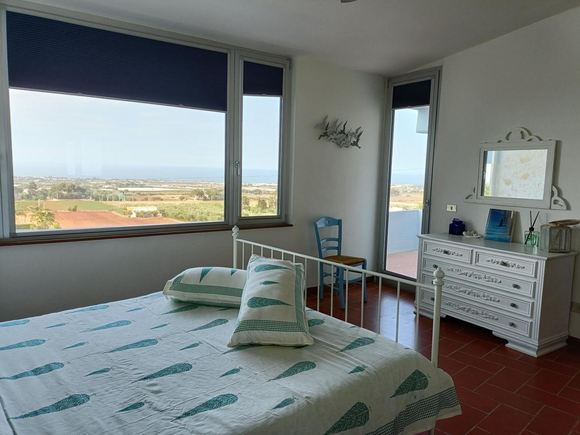 לינה וארוחת בוקר קונברסאנו Le Finestre Sul Mare חדר תמונה